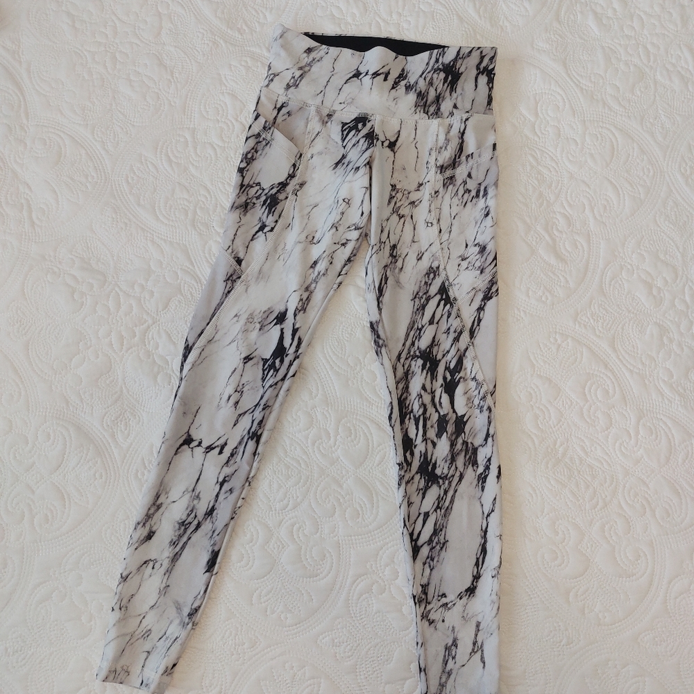 ♡ Marble print workout leggings ♡